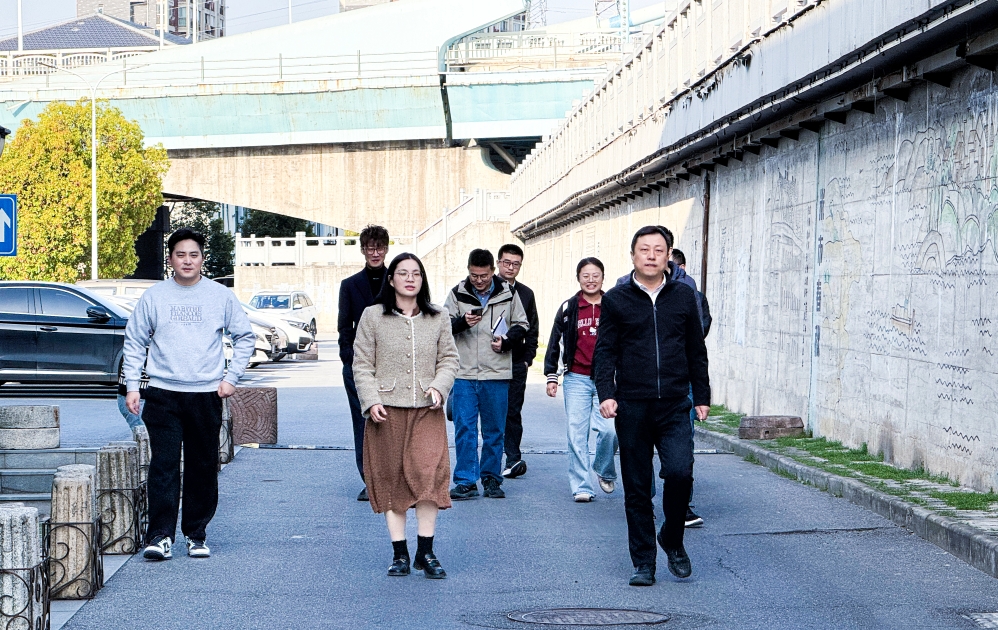 鏡湖區(qū)委常委、副區(qū)長(zhǎng)高偉來(lái)園調(diào)研指導(dǎo)工作